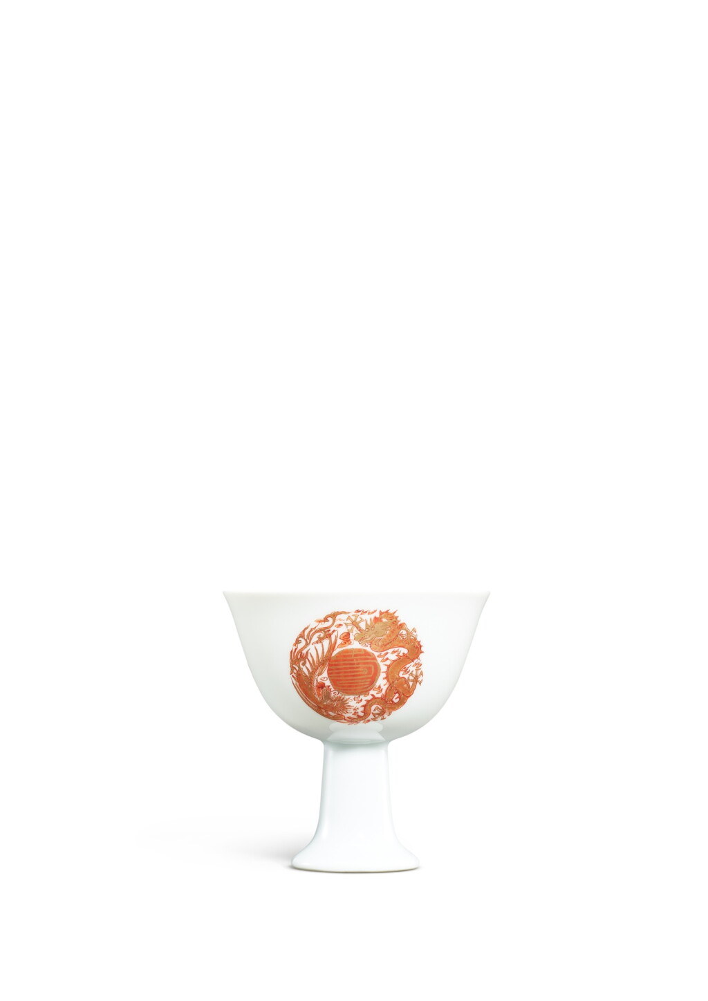 View full screen - View 1 of Lot 3621. A small iron-red and gilt-decorated 'dragon and phoenix' stem cup, Fushou wujiang mark, Qing dynasty, Kangxi period | 清康熙 礬紅彩描金團龍鳳供壽紋高足小盃 《福壽無疆》款.