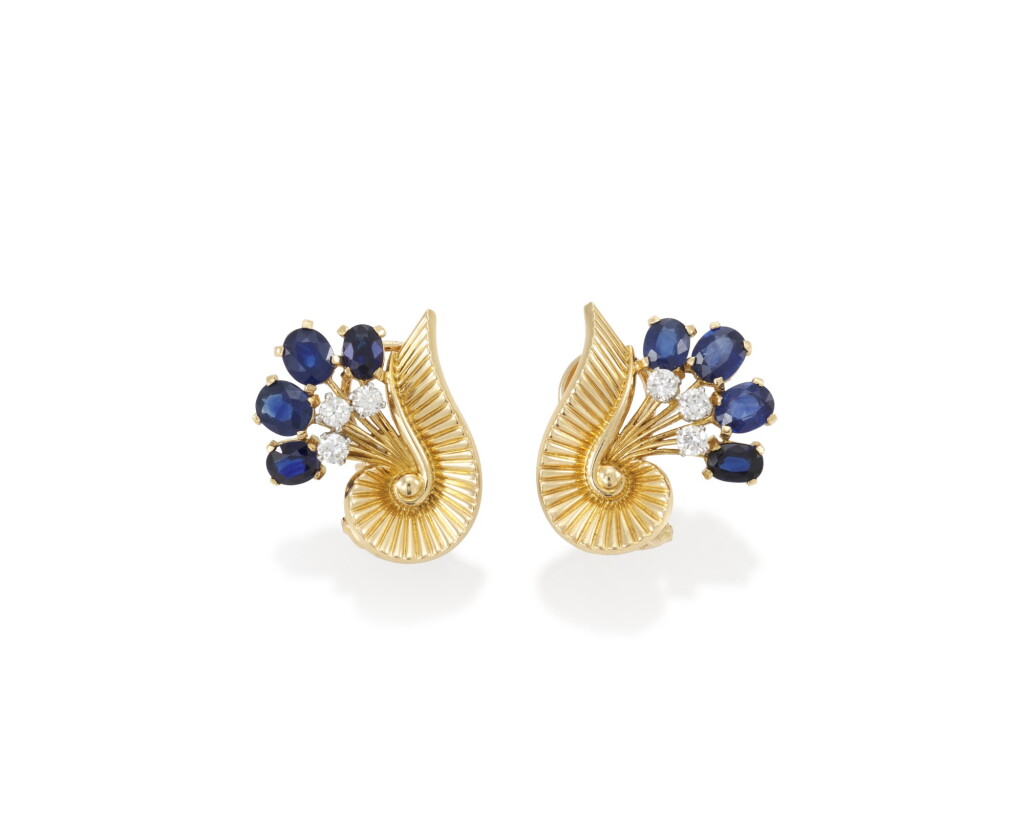 View full screen - View 1 of Lot 9. PAIR OF SAPPHIRE AND DIAMOND EARRINGS (PAIO DI ORECCHINI CON ZAFFIRI E DIAMANTI) | CARTIER, PARIS.