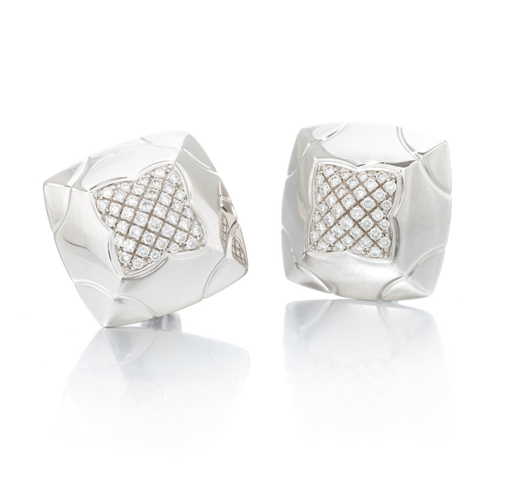 View full screen - View 1 of Lot 134. Pair of diamond earclips (Paio di orecchini a clip con diamanti).