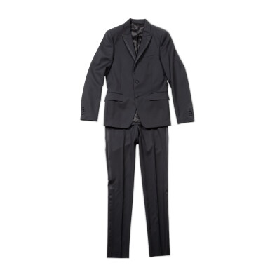 View full screen - View 1 of Lot 318. Dark blue wool and silk Tuxedo, circa 2000 | Dunkelblauer Givenchy Tuxedo aus Wolle und Seide, circa 2000.