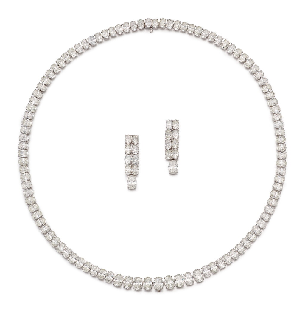 View full screen - View 1 of Lot 1110. DIAMOND DEMI-PARURE | 鑽石項鏈及吊耳環套裝 (鑽石共約39.73卡拉).
