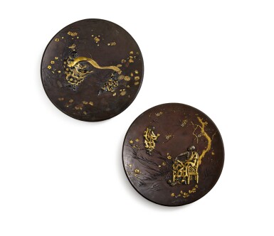 View full screen - View 1 of Lot 270. Two gold and silver inlaid iron 'rakan' dishes, Japan, Meiji period | 日本 明治時代 局部鎏金鐵鑄羅漢圖盤兩件.