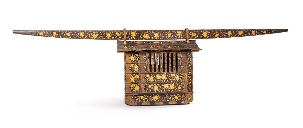 View full screen - View 1 of Lot 215. A superb large black and gold lacquer palanquin Japan, Edo period, 18th-19th century | 日本 江戶時代 十八至十九世紀 黑漆描金轎.