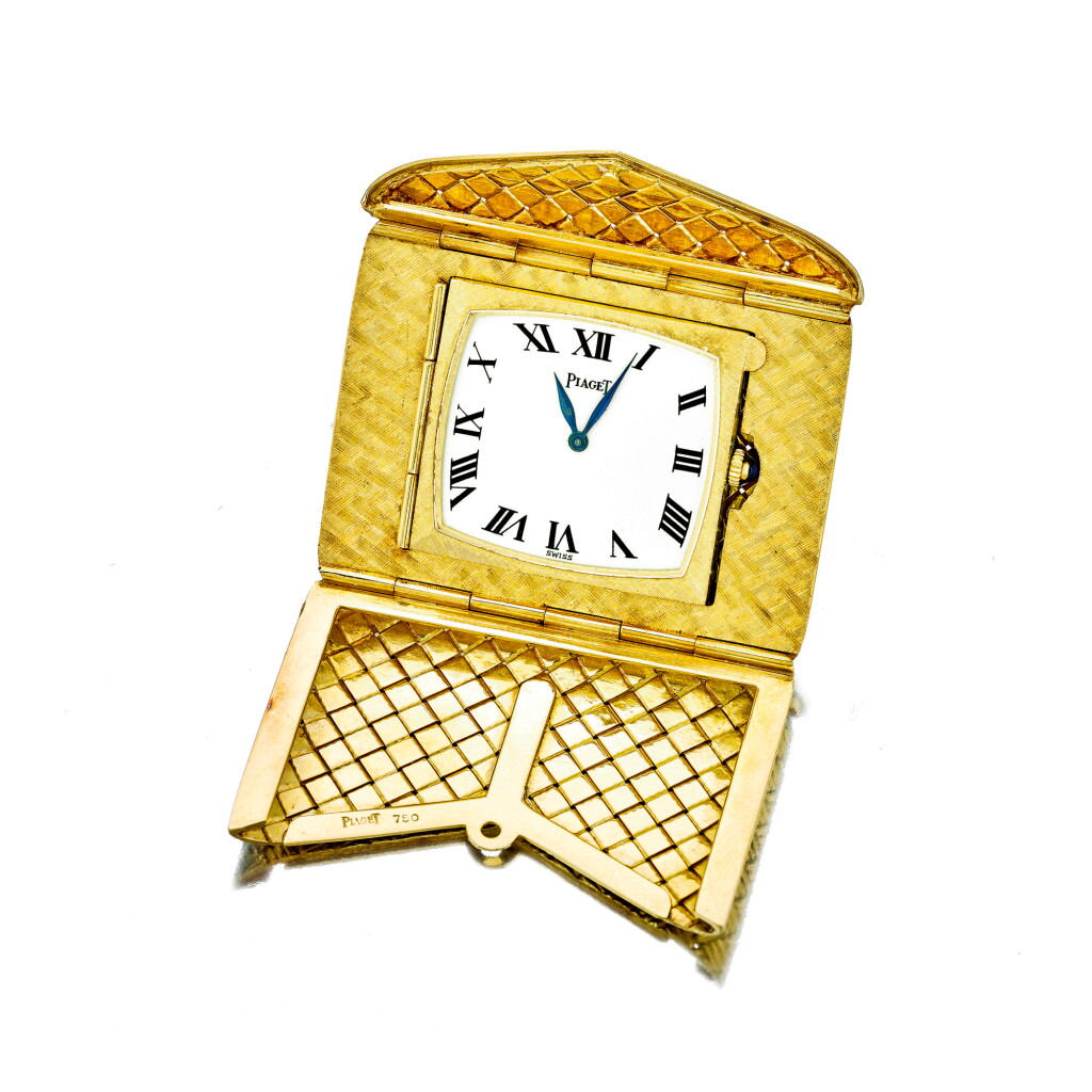 View full screen - View 1 of Lot 838. PIAGET | REF 9513, A YELLOW GOLD ENVELOPE FORM WATCH, CIRCA 1965 | 伯爵 | 9513型號黃金信封造型腕錶,年份約1965.