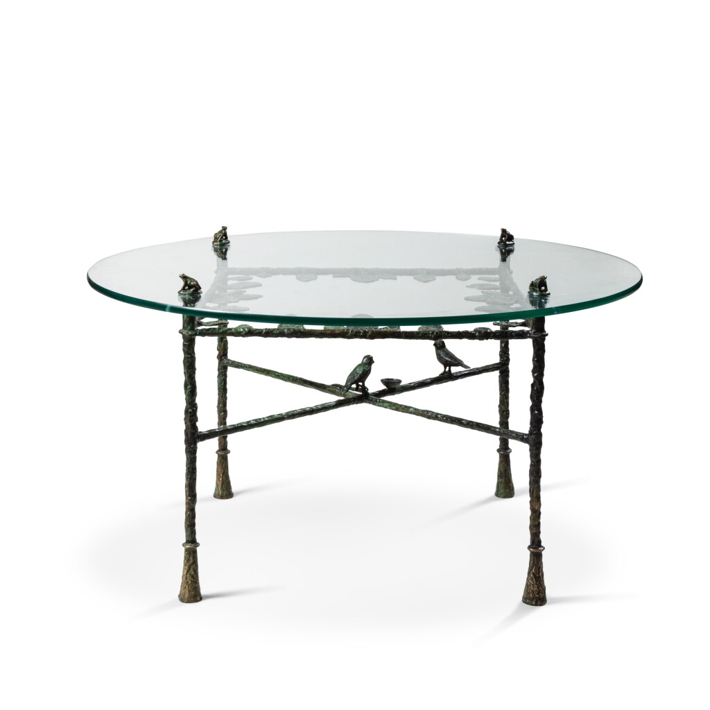 View full screen - View 1 of Lot 118. Table-feuilles, modèle bas aux grenouilles.