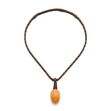 View full screen - View 1 of Lot 220. Copper and melo pearl necklace | Hemmerle 銅及美樂珠項鏈.