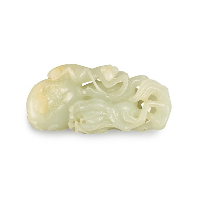 View full screen - View 1 of Lot 1101. A PALE GREEN JADE 'FINGER CITRON' PENDANT QING DYNASTY, 19TH CENTURY | 清十九世紀 青白玉佛手螳螂把件.