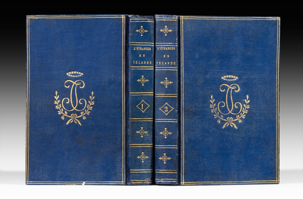 View full screen - View 1 of Lot 58. L'Étranger en Irlande... Paris, 1809. 2 vol. in-8. Bradel. Exemplaire de Cambacérès relié à son chiffre.