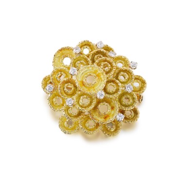 View full screen - View 1 of Lot 57. Broche or et diamants | Gold and diamond brooch.