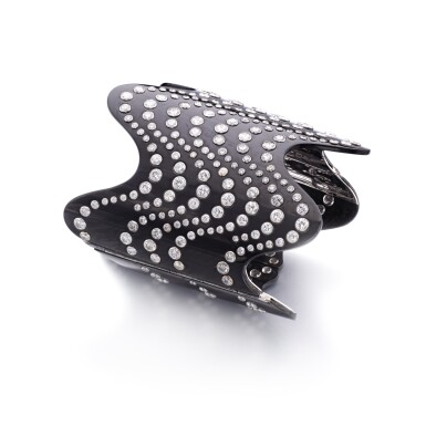 View full screen - View 1 of Lot 846. Diamond bangle.