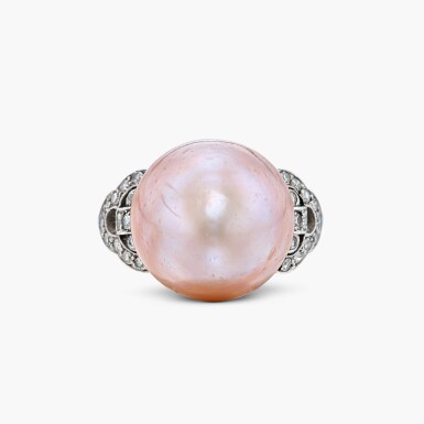 View full screen - View 1 of Lot 15. Natural Pearl and Diamond Ring 天然珍珠 配 鑽石 戒指.