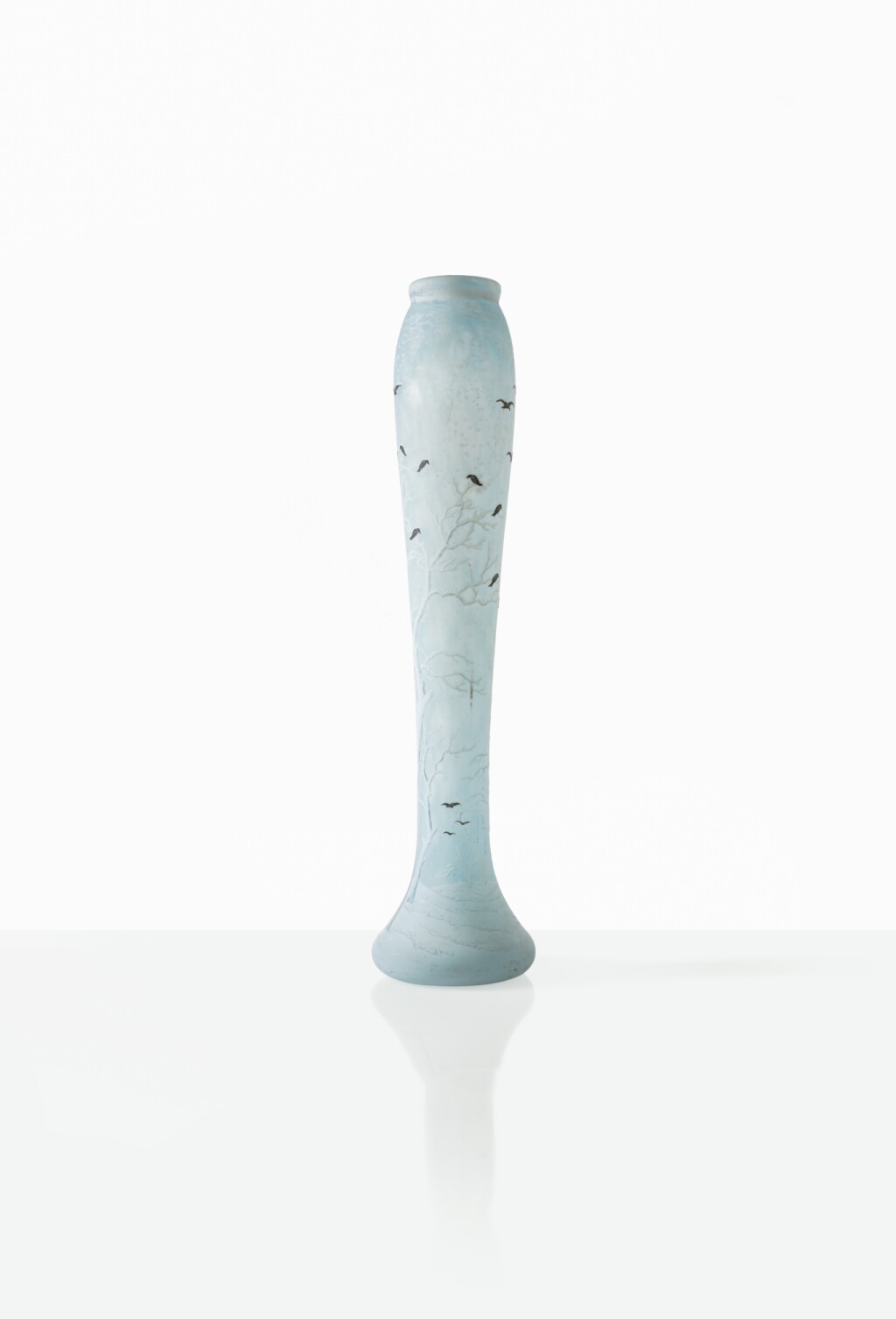 View full screen - View 1 of Lot 56. Vase Paysage d'hiver aux corbeaux.