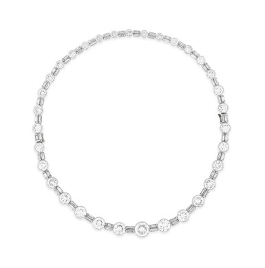 View full screen - View 1 of Lot 30. Collier transformable diamants | Diamond convertible necklace.