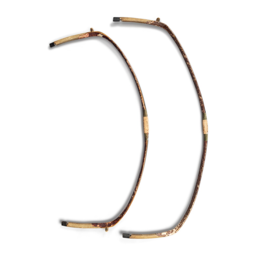 View full screen - View 1 of Lot 972. Two Manchurian archer's bows, Qing dynasty | 清 滿洲弓一組兩件.