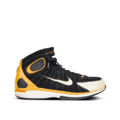 Kobe Bryant Game Worn Nike Air Zoom Huarache 2k4 Size 14 Fashion Through Time 21 Sotheby S Kobe Bryant Game Worn Nike Air Zoom Huarache 2k4 Size 14 Fashion Through Time 21 Sotheby S