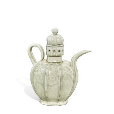 View full screen - View 1 of Lot 5832. A Longquan Jincun celadon-glazed 'floral' ewer and cover, Five dynasties - Northern Song dynasty | 五代至北宋 龍泉金村窰花卉紋執壺連蓋.
