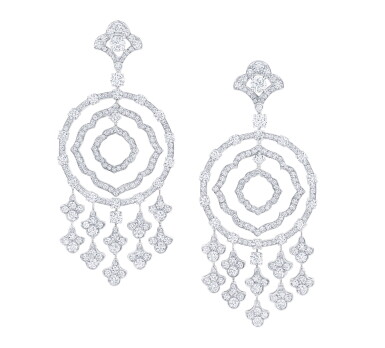 View full screen - View 1 of Lot 22. GRAFF | PAIR OF DIAMOND PENDENT EARRINGS .