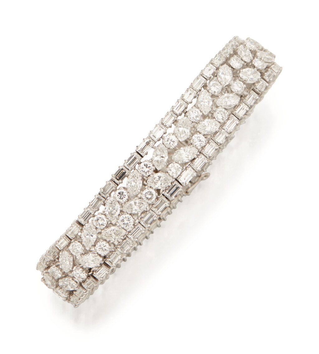 View full screen - View 1 of Lot 80. DIAMOND BRACELET.