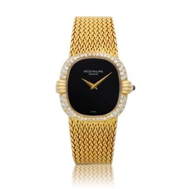 View full screen - View 1 of Lot 8073. Reference 4331/1 | A yellow gold and diamond-set bracelet watch with onyx dial, Circa 1977 | 百達翡麗 | 型號4331/1 | 黃金鑲鑽石鏈帶腕錶,備瑪瑙錶盤,約1977年製.