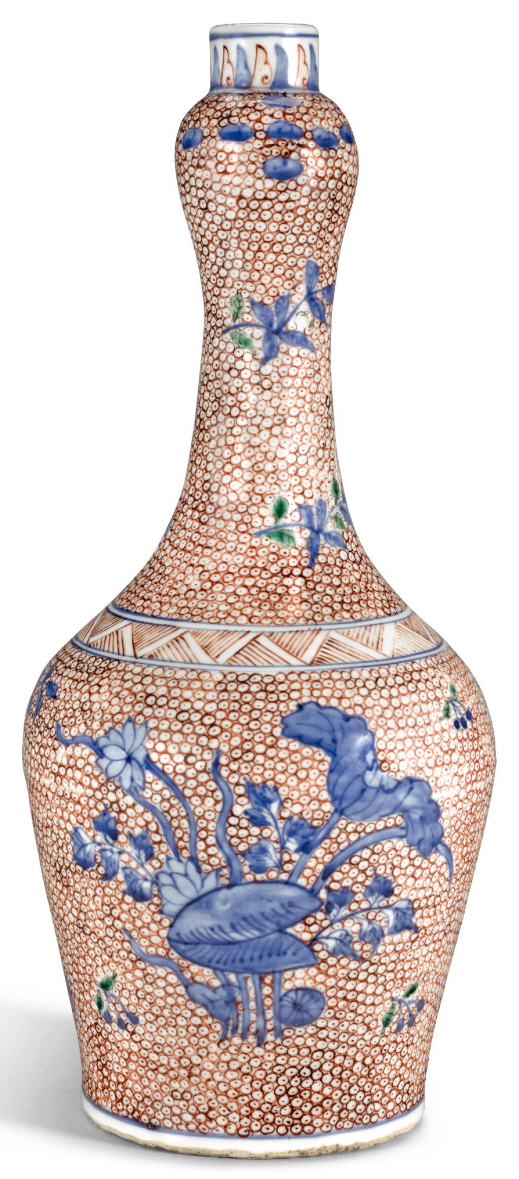 View full screen - View 1 of Lot 327. AN IRON-RED GROUND UNDERGLAZE-BLUE GARLIC-NECK VASE TRANSITIONAL PERIOD, CA. 1650 | 明末清初 約1650年 五彩荷塘佳色圖蒜頭瓶.