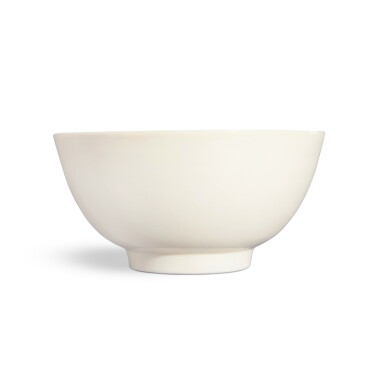 View full screen - View 1 of Lot 652. A white-glazed bowl, 17th century | 十七世紀 白釉盌.