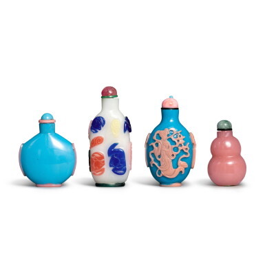 View full screen - View 1 of Lot 753. Four glass snuff bottles, 19th - 20th century | 十九至二十世紀 料器鼻煙壺一組四件.