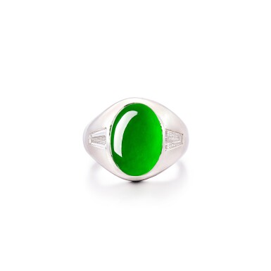 View full screen - View 1 of Lot 215. Jadeite and Diamond Ring | 梵克雅寶 | 天然翡翠 配 鑽石 戒指.