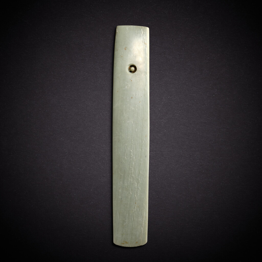View full screen - View 1 of Lot 7842. A large celadon jade axe, chan, Neolithic period | 新石器時代 青玉鏟.