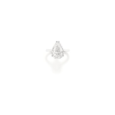 View full screen - View 1 of Lot 254. BAGUE DIAMANTS | DIAMOND RING.