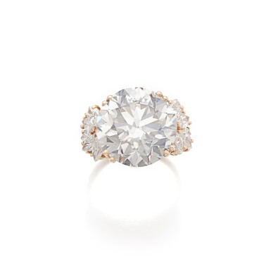 View full screen - View 1 of Lot 318. Light grey diamond ring | 格拉夫|淡灰色鑽石戒指.