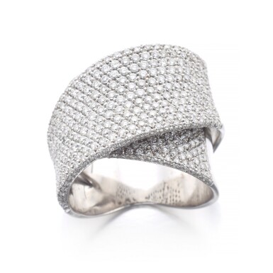 View full screen - View 1 of Lot 1094. Diamond ring.