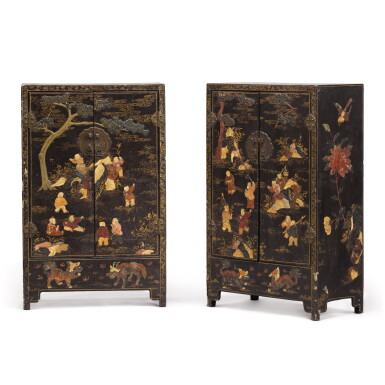 View full screen - View 1 of Lot 317. A pair of hardstone embellished 'boys' lacquer cabinets, Qing dynasty, 19th century | 清十九世紀 黑漆嵌百寶小立櫃一對.