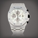 'The Beast' Royal Oak Offshore, reference 25721ST.OO1000ST.07.A Montre bracelet en acier avec chronograph et date | Stainless steel chronograph wristwatch with date and bracelet Vers 2010 | Circa 2010