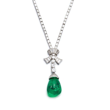 View full screen - View 1 of Lot 225. Emerald and Diamond Pendent Necklace | 梵克雅寶 |「哥倫比亞」祖母綠 配 鑽石 項鏈,1951年.