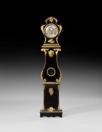 Régulateur de parquet en poirier noirci et bronze doré d'époque Louis XV | A Louis XV gilt-bronze mounted and pearwood regulateur