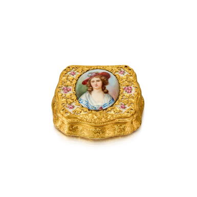 View full screen - View 1 of Lot 434. A Large Gold and Enamel Table Snuff Box, Hanau, Circa 1880 and later .