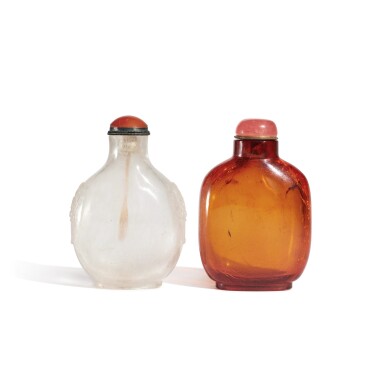 View full screen - View 1 of Lot 593. Two snuff bottles, Qing dynasty, 19th century | 清十九世紀 鼻煙壺一組兩件.