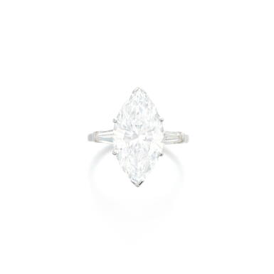View full screen - View 1 of Lot 607. Diamond ring.