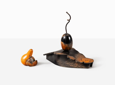 View full screen - View 1 of Lot 210. Coloquinte au scarabée et fruit sur socle .