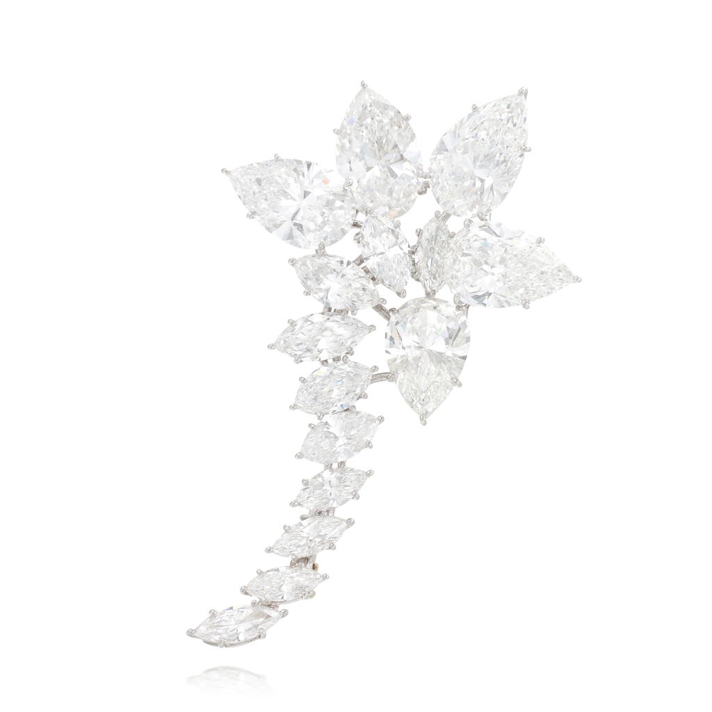 View full screen - View 1 of Lot 578. Diamond brooch.