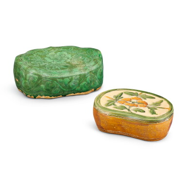 View full screen - View 1 of Lot 433. A sancai carved 'peony' pillow and a Jizhou green-glazed carved 'peony' pillow Northern Song dynasty | 北宋 三彩刻牡丹紋枕 及 綠彩刻牡丹紋如意枕.