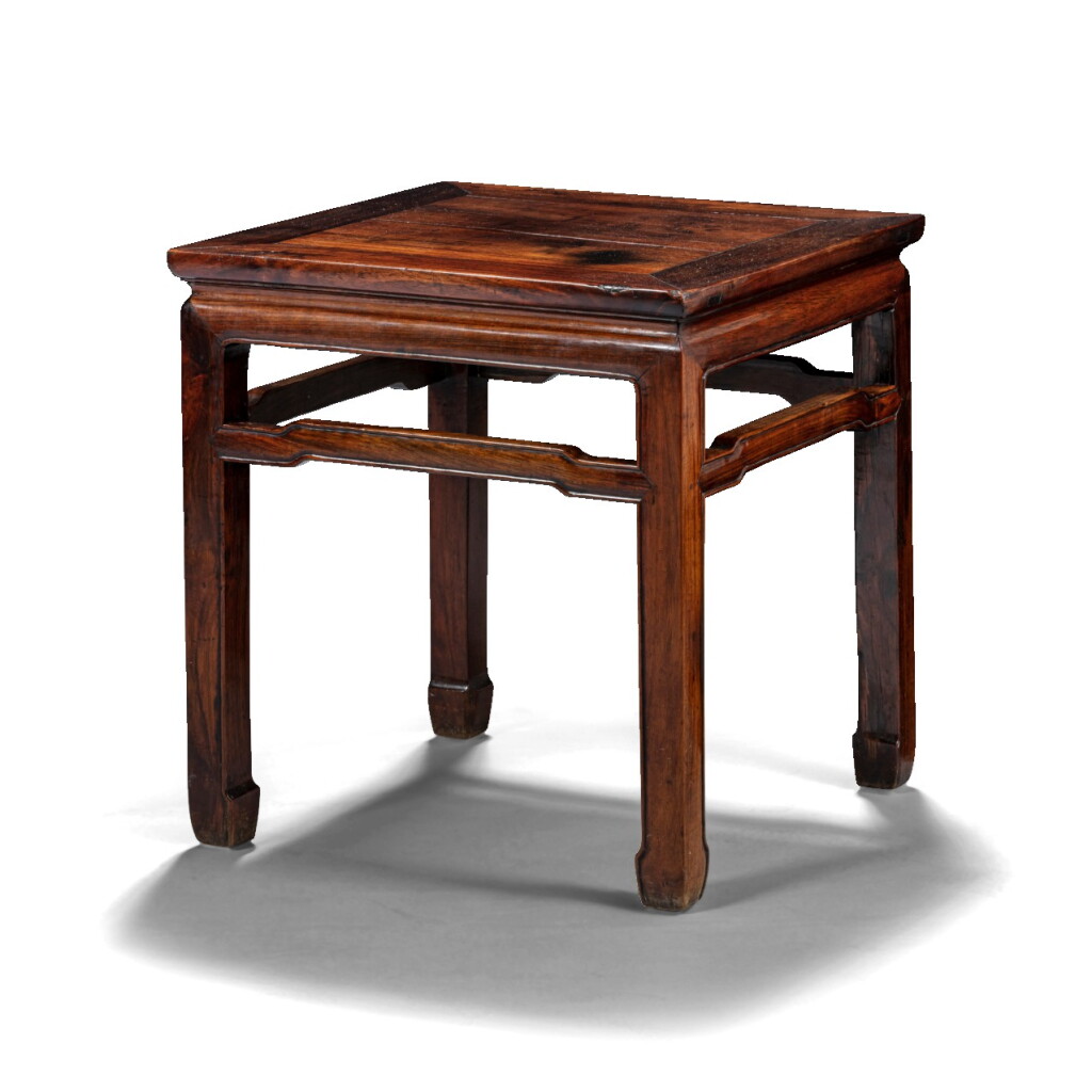 View full screen - View 1 of Lot 94. Beau tabouret carré en hongmu Dynastie Qing, XIXE siècle | 清十九世紀 紅木束腰馬蹄足方凳 | A square hongmu stool, Qing Dynasty, 19th century.