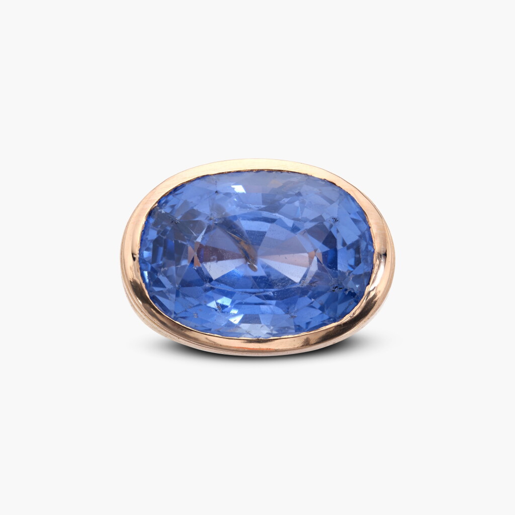 View full screen - View 1 of Lot 1042. Sapphire Ring.