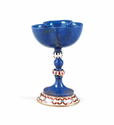 View full screen - View 1 of Lot 55. TRILOBED CUP IN LAPIS LAZULI, PROBABLY ITALY, 20TH CENTURY | COUPE TRILOBÉE EN LAPIS LAZULI, PROBABLEMENT ITALIE, XXÈME SIÈCLE.