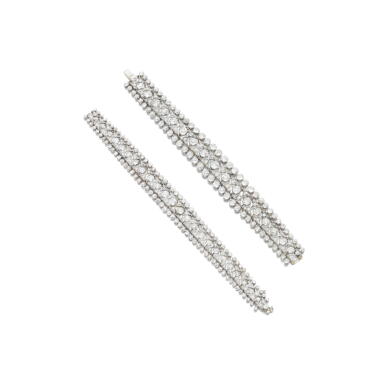 View full screen - View 1 of Lot 607. Diamond bracelet/choker combination, circa 1900.