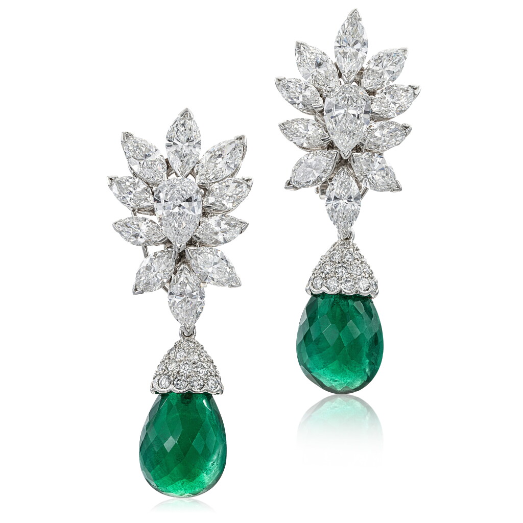 View full screen - View 1 of Lot 1678. Pair of Emerald and Diamond Ear Clips | 梵克雅寶 | 祖母綠 配 鑽石 耳夾一對 (祖母綠共重約12.00克拉).