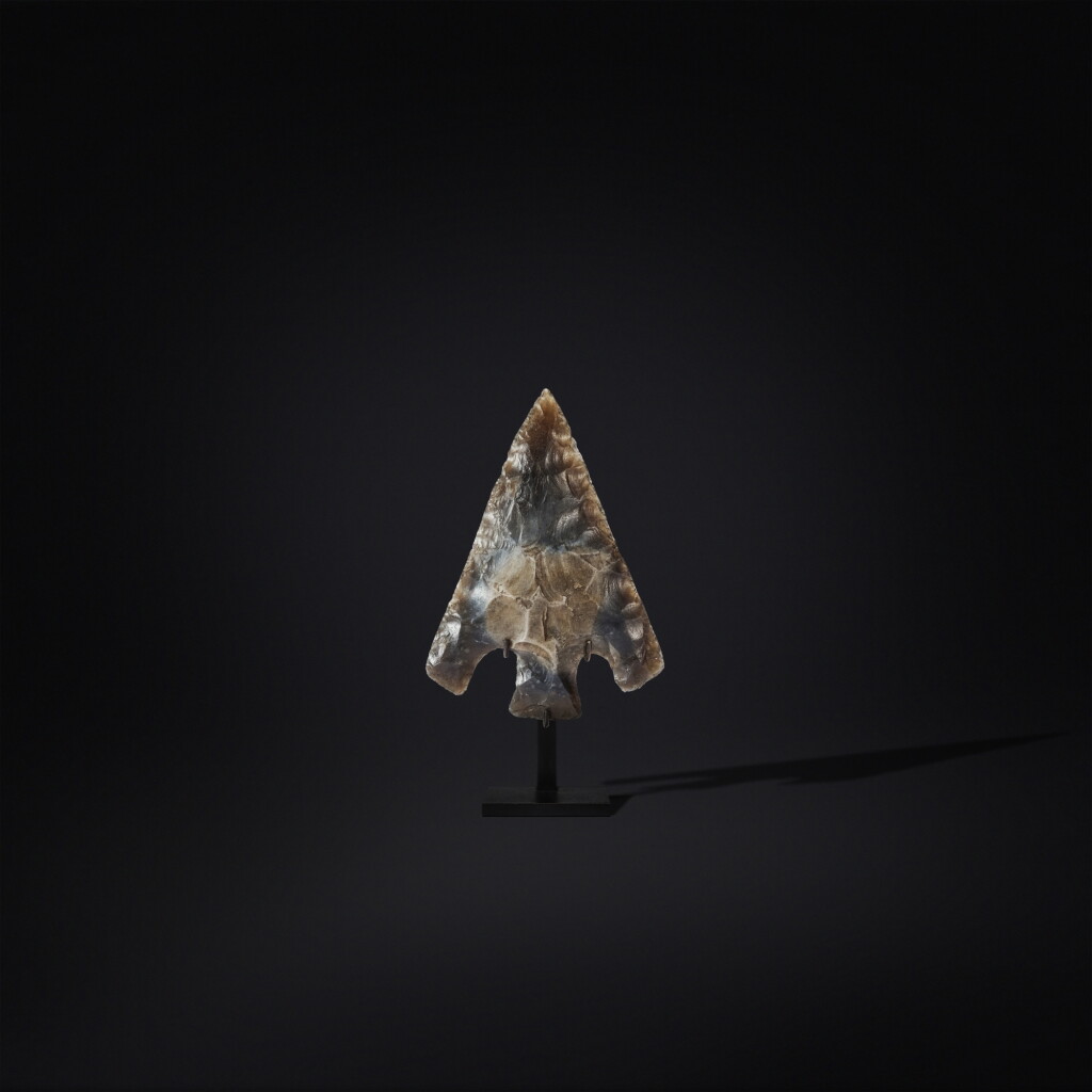 View full screen - View 1 of Lot 81. Bell Beaker Culture Arrowhead.