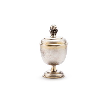 View full screen - View 1 of Lot 207. A parcel-gilt silver set of six tumblers cups, Nuremberg, possibly Philipp Müller Nuremberg circa 1665-1669 | Ensemble de six gobelets encastrables en argent et vermeil, peut-être Philipp Müller Nuremberg vers 1665-1669.