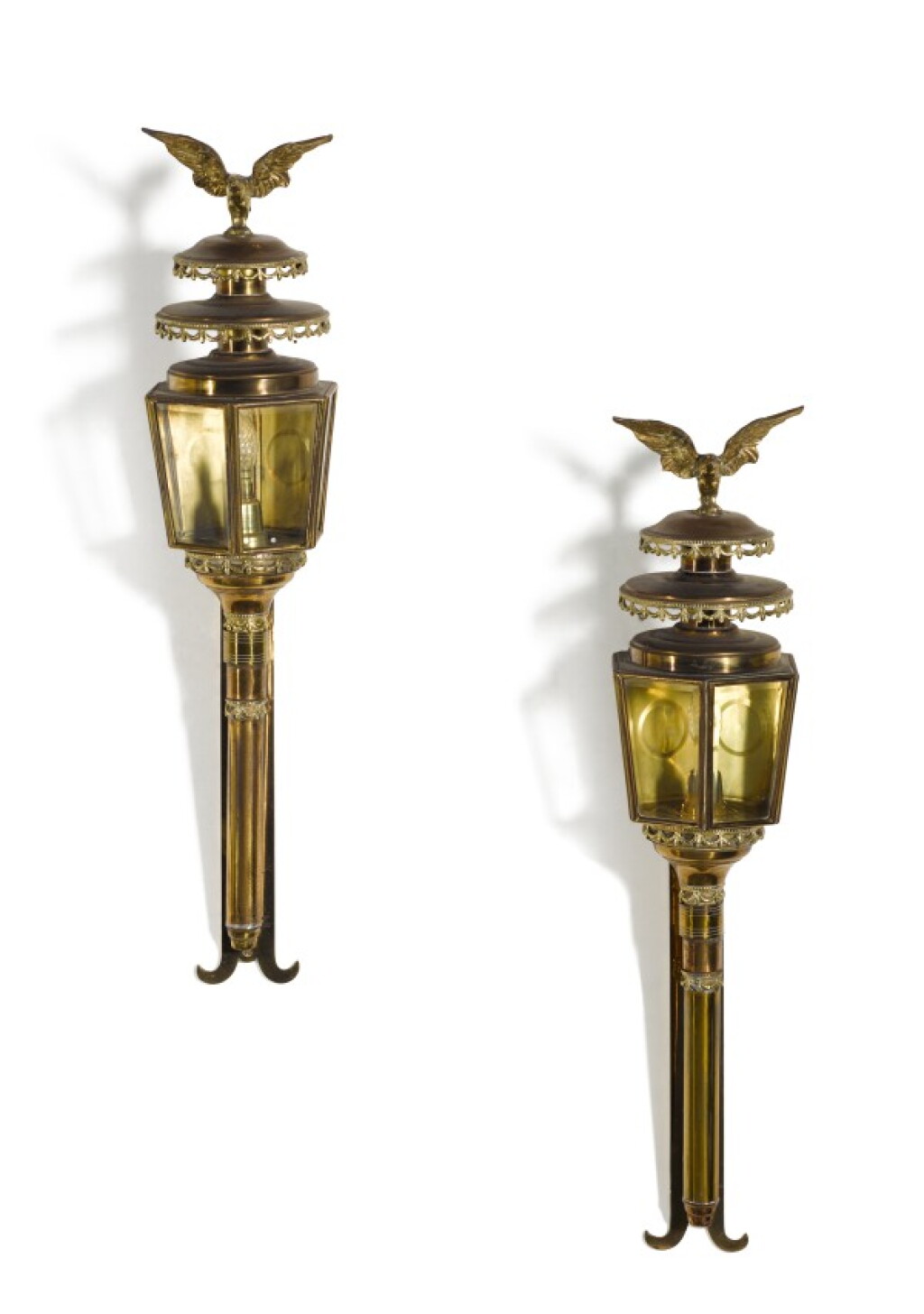View full screen - View 1 of Lot 79. A pair of brass coach lamps, late 19th/early 20th century.