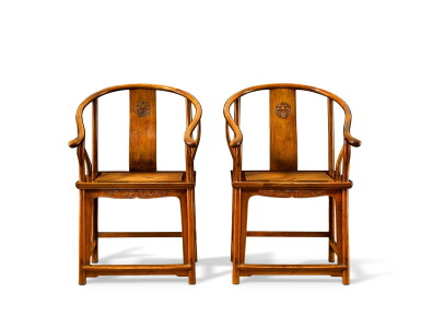 View full screen - View 1 of Lot 3678. A pair of huanghuali horseshoe-back armchairs, quanyi, Ming dynasty, 17th century | 明十七世紀 黃花梨圈椅一對.